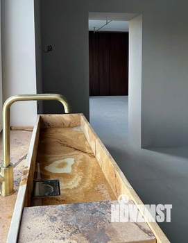 Дом 500м&sup2;, 2-этажный, участок 15 сот.  