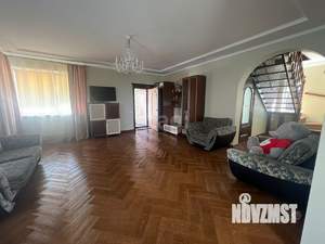 Дом 200м&sup2;, 2-этажный, участок 15 сот.  