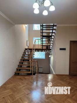 Дом 350м², 2-этажный, участок 10 сот.  