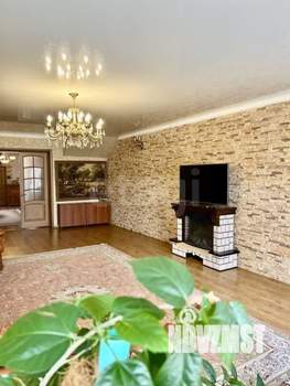 Дом 273м&sup2;, 2-этажный, участок 12 сот.  