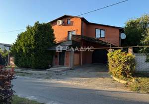 Дом 220м², 2-этажный, участок 15 сот.  