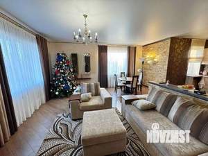 Дом 243м&sup2;, 2-этажный, участок 11 сот.  