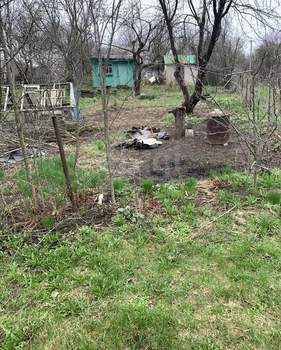 Дом 12м&sup2;, 2-этажный, участок 6 сот.  