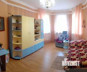 Дом 258м&sup2;, 2-этажный, участок 15 сот.  