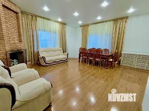 Дом 467м&sup2;, 3-этажный, участок 15 сот.  