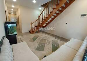 Дом 467м&sup2;, 2-этажный, участок 15 сот.  