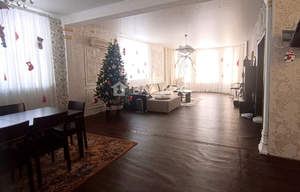 Дом 248м&sup2;, 2-этажный, участок 15 сот.  