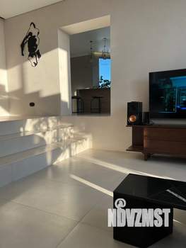 Дом 500м&sup2;, 2-этажный, участок 15 сот.  