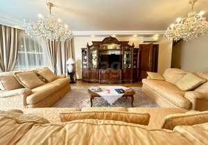 Дом 420м², 3-этажный, участок 12 сот.  