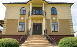 Дом 332м&sup2;, 3-этажный, участок 30 сот.  