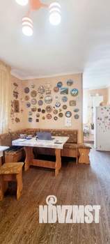 Коттедж 178м², 2-этажный, участок 10 сот.  