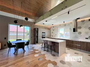 Дом 247м&sup2;, 2-этажный, участок 15 сот.  