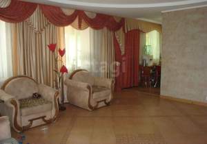 Дом 232м², 3-этажный, участок 15 сот.  