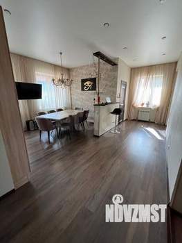 Дом 215м&sup2;, 2-этажный, участок 10 сот.  