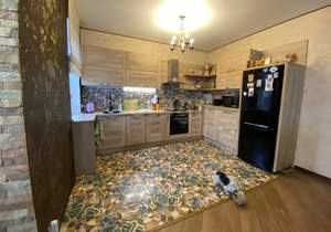 Дом 280м², 2-этажный, участок 11 сот.  