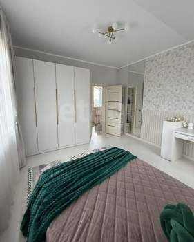 Дом 200м&sup2;, 3-этажный, участок 15 сот.  