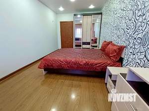 Дом 467м&sup2;, 3-этажный, участок 15 сот.  