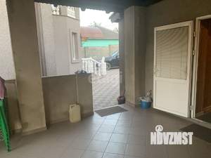 Дом 200м&sup2;, 3-этажный, участок 10 сот.  