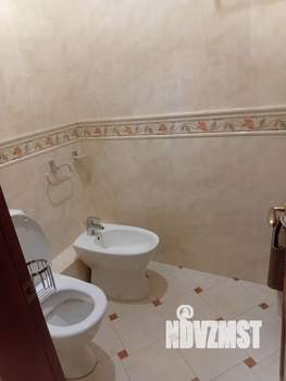 Дом 578м&sup2;, 3-этажный, участок 15 сот.  