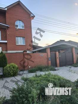 Коттедж 360м², 3-этажный, участок 15 сот.  