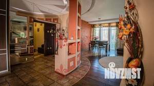 Коттедж 150м&sup2;, 2-этажный, участок 9 сот.  