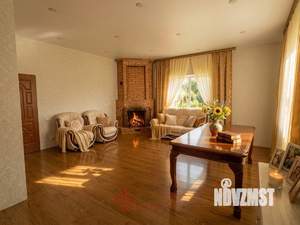 Дом 467м&sup2;, 3-этажный, участок 15 сот.  