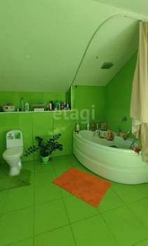 Дом 180м&sup2;, 2-этажный, участок 15 сот.  