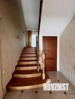 Дом 176м&sup2;, 2-этажный, участок 16 сот.  