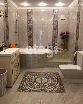 Дом 323м&sup2;, 2-этажный, участок 11 сот.  