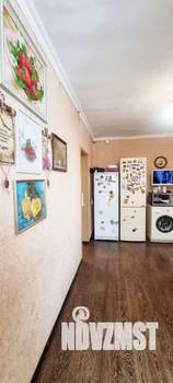 Коттедж 178м², 2-этажный, участок 10 сот.  