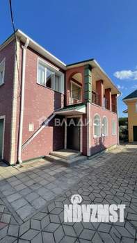 Дом 212м&sup2;, 2-этажный, участок 10 сот.  