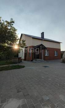 Дом 180м&sup2;, 2-этажный, участок 15 сот.  