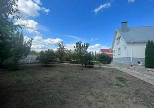 Дом 200м&sup2;, 2-этажный, участок 15 сот.  