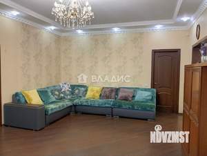 Дом 175м&sup2;, 3-этажный, участок 12 сот.  