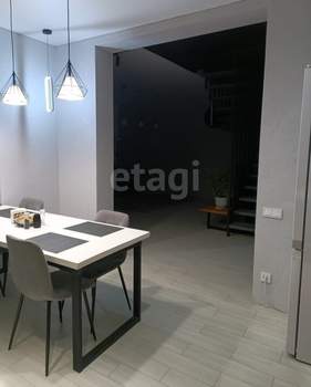 Дом 175м&sup2;, 2-этажный, участок 15 сот.  