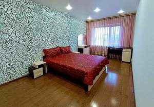 Дом 467м&sup2;, 3-этажный, участок 15 сот.  