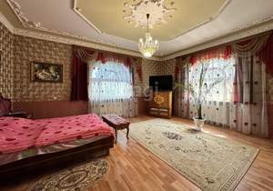 Дом 397м&sup2;, 2-этажный, участок 15 сот.  