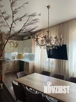 Дом 215м&sup2;, 2-этажный, участок 10 сот.  