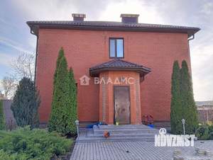 Дом 175м&sup2;, 3-этажный, участок 12 сот.  