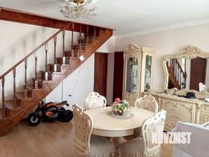 Дом 180м², 2-этажный, участок 15 сот.  