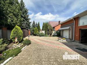 Дом 397м&sup2;, 2-этажный, участок 15 сот.  