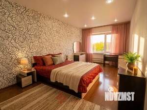 Дом 467м&sup2;, 3-этажный, участок 15 сот.  