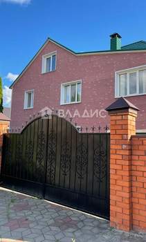 Дом 212м&sup2;, 2-этажный, участок 10 сот.  