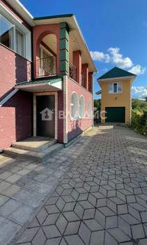 Дом 212м&sup2;, 2-этажный, участок 10 сот.  