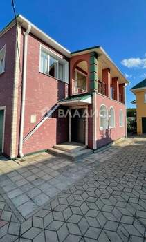 Дом 212м&sup2;, 2-этажный, участок 10 сот.  