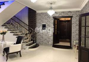 Дом 323м&sup2;, 2-этажный, участок 11 сот.  