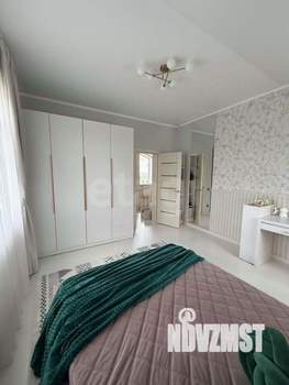 Дом 200м&sup2;, 3-этажный, участок 15 сот.  