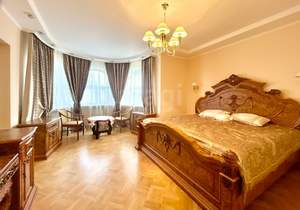 Дом 420м², 3-этажный, участок 12 сот.  