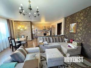 Дом 243м&sup2;, 2-этажный, участок 11 сот.  