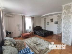 Дом 280м², 2-этажный, участок 15 сот.  